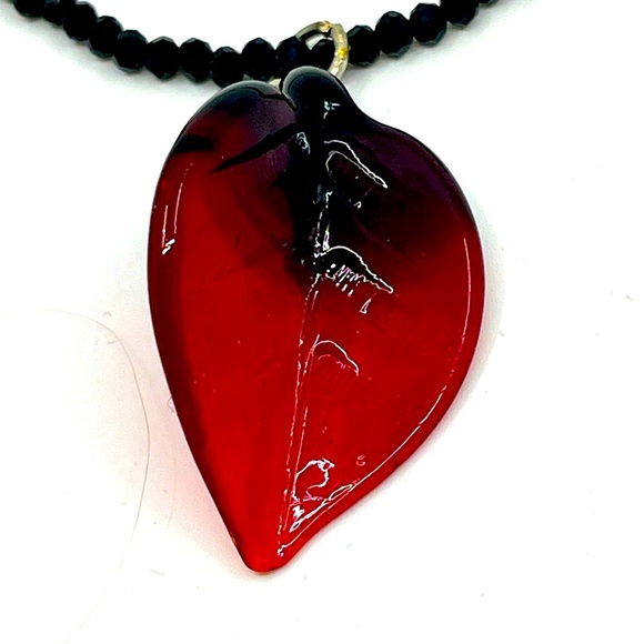 GLASS HAND-BLOWN Leave Pendant and Glass Beaded Choker Chain 16” extendible - Picture 1 of 4